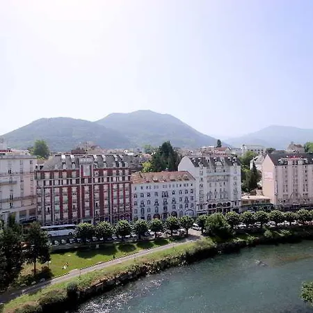 Le Pelerin Lourdes